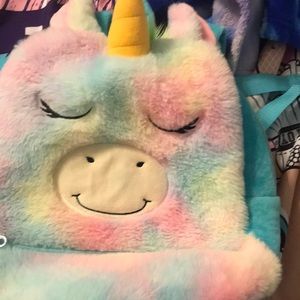 This has never been used and is very clean with 2 pockets.